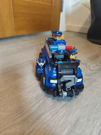Paw patrol - chase Police cruiser