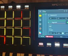 Akai MPC Key 37 Like New