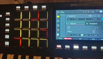 Akai MPC Key 37 Like New