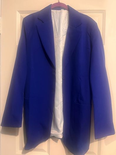 New Royal blue blazer size L with large pockets stretchy