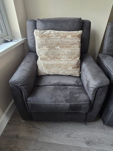 Recliner 3 seater and recliner 1 seater
