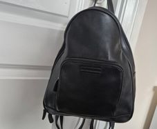 Mark Spencer backpack with multii small pockets inside very good condition