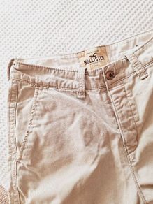 Hollister Cream Shorts - 28"