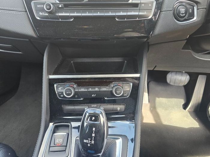 BMW 2-Series 2018 Luxury Model 7seater Automatic