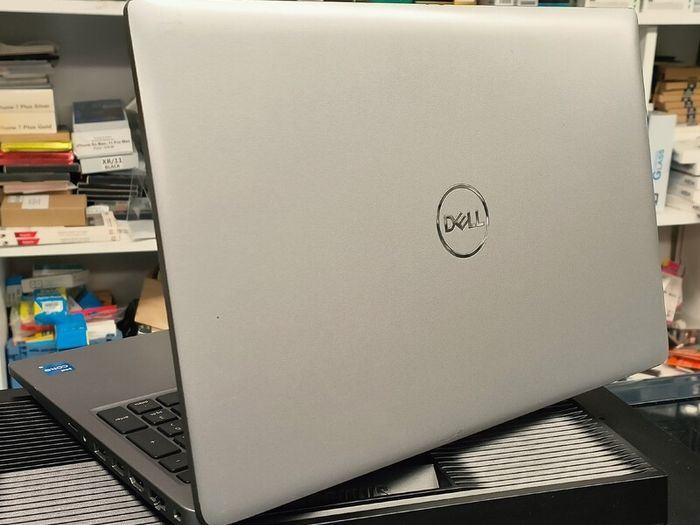 Dell Latitude 5540 - 15.6" - i5-1335 (13th Gen) | 16GB RAM | 512GB SSD | Windows 11 Pro | Intel UHD Graphics