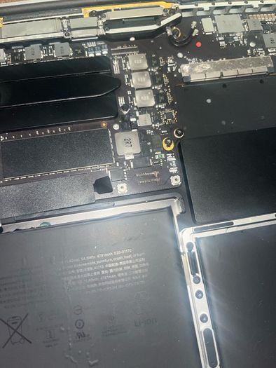 Macbook Pro 2017 13" For Parts