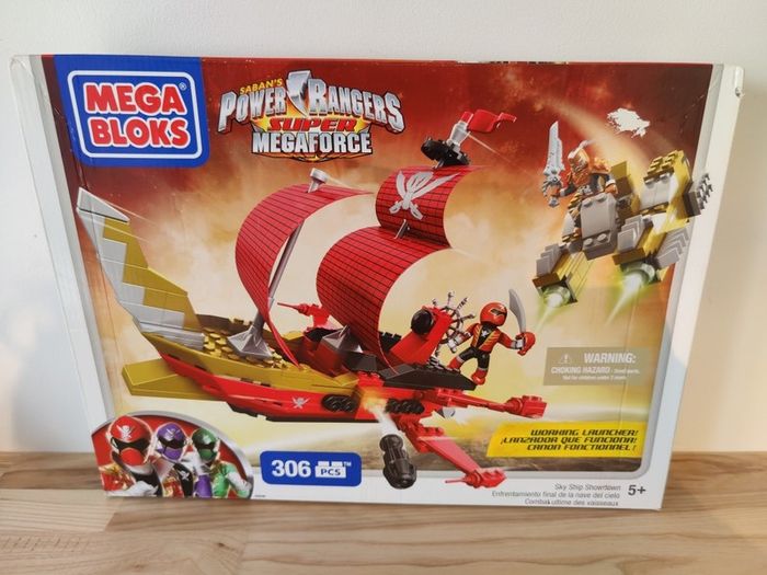 Power Rangers Mega Bloks Construction Set Super Mega Force Sky Ship Showdown