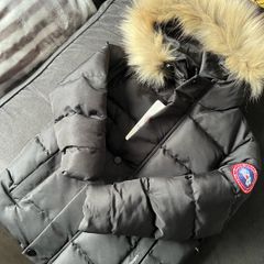 Canada goose boys kids jacket age 4-5