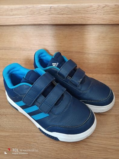 boy's Adidas shoes. UK1/EUR 33