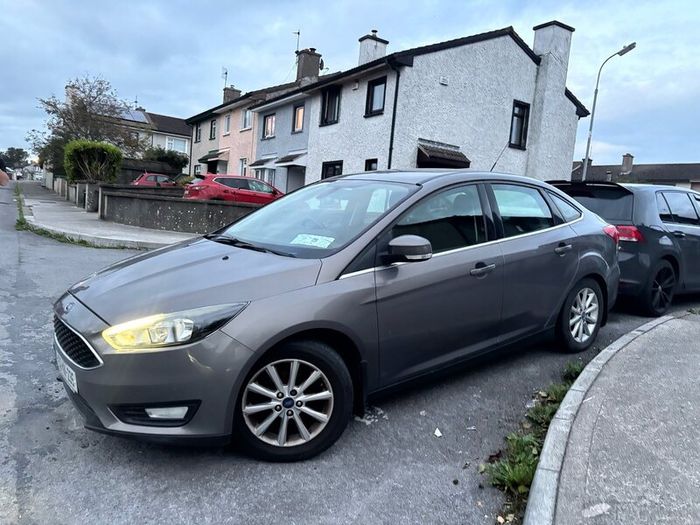 2015 Ford Focus Zetec 1.6L saloon