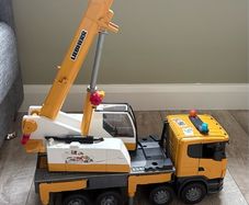 Bruder Scania Crane Truck
