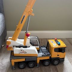 Bruder Scania Crane Truck