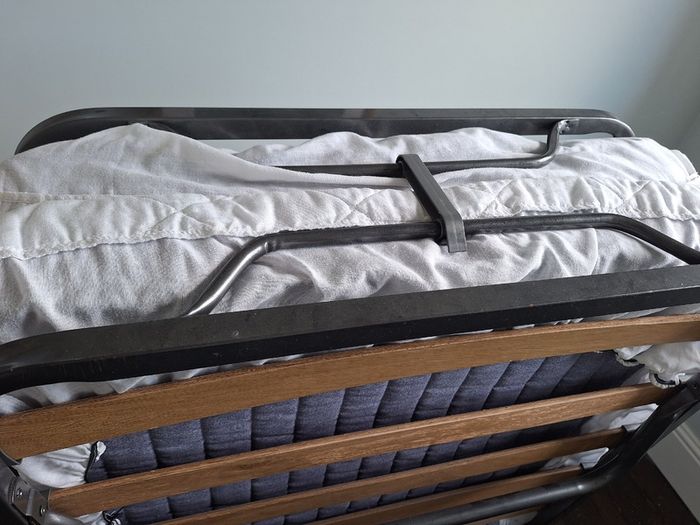 Fold up guest bed