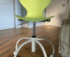 DESK CHAIR for child or young teenager