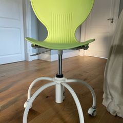 DESK CHAIR for child or young teenager