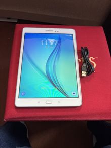 Tablet Samsung SM-T550