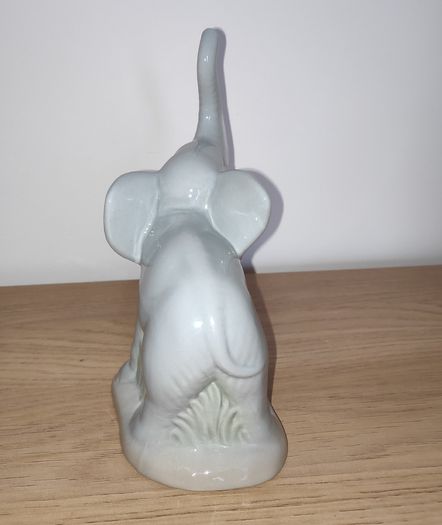 Porcelanas M.Requena Valencia Spain grey Elephant figurine