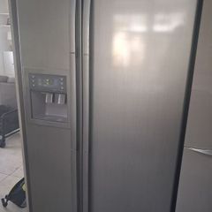 Samsung American style fridge freezer