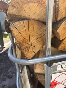 Kiln dried Oak firewood.