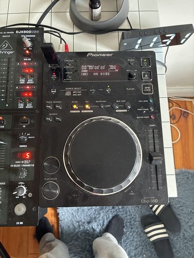 Behringer djx 900 + 2 cdj 350 turntables