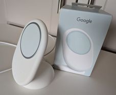 Official Google Pixelsnap Charger with Stand - Like New