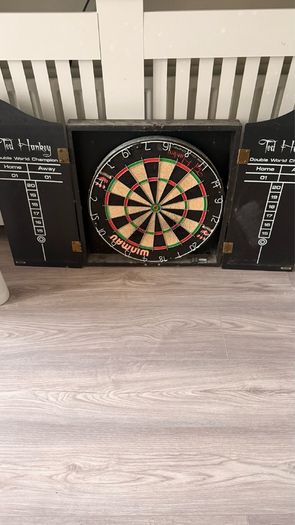 dart board