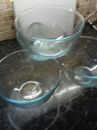 Pyrex. Mixing Bowls