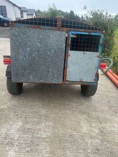 Dog  trailer