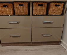 Side board