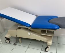 Treatment couch / chair