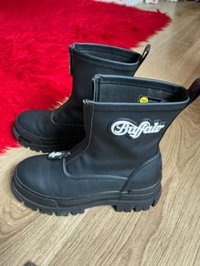 Buffalo Aspha rain zip Boots (vegan), Size 6.5UK, Black