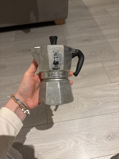 Moving Sale: Kitchen