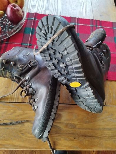 meindl Bhutan hunting hiking boots, there is another pair of meindl in the photos and a pair of Haix size 10, and lastly a pair of Mammut boots size 10, all great boots and in super condition.