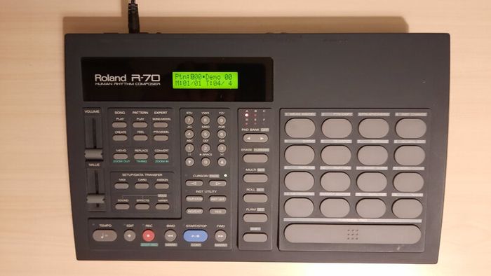 Roland R-70