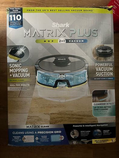 Shark Matrix Plus 2-in-1 Self-Empty Robot Vacuum Mop cleaner