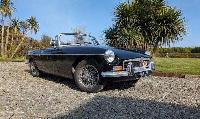 MGB  Coupe - 1973 (Black)