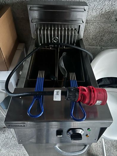 Twin tank commercial fryer electric 2  10L