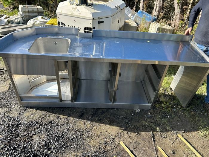 Stainless steal kitchen unit with sinks