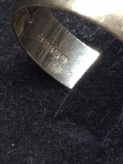 Vintage 9ct Gold Wide Band Ring  Fully Hallmarked London  Size 57