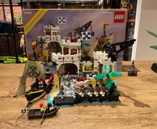 LEGO  10320 Eldorado Fortress