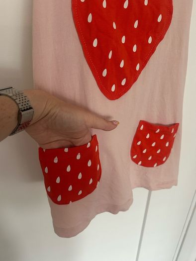 Gorgeous strawberry tunic for a girl, 110cm (4-5 years)