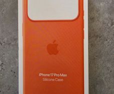 iPhone 17 Pro Max Silicone Case with MagSafe - Orange