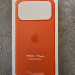 iPhone 17 Pro Max Silicone Case with MagSafe - Orange