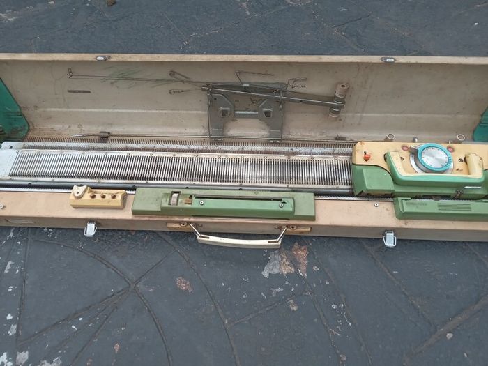 Empisal-Knitmaster knitting machine