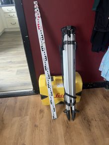 Leica laser level with tripod and staff