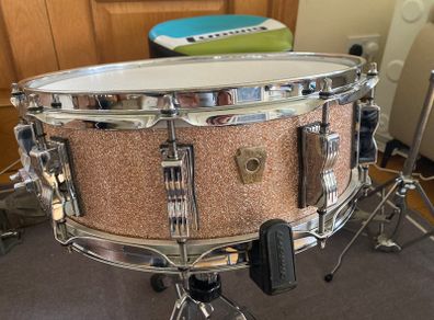 Ludwig Champagne Sparkle 7-ply Maple 14x5 Snare Drum
