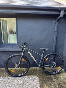 Trek marlin 5 - barely used - original receipt