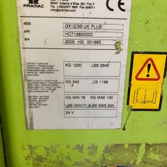 Forklift type mast from a pallet stacker suitable to be converted for use on tractor 3 point linkage