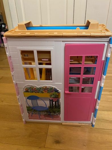 Barbie House Playset with Dolls