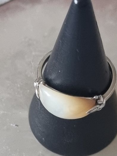 4 stunning rings,all silver,stones
